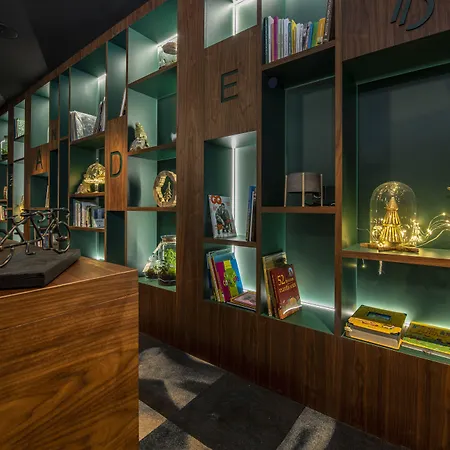 Tandem - Boutique 4*